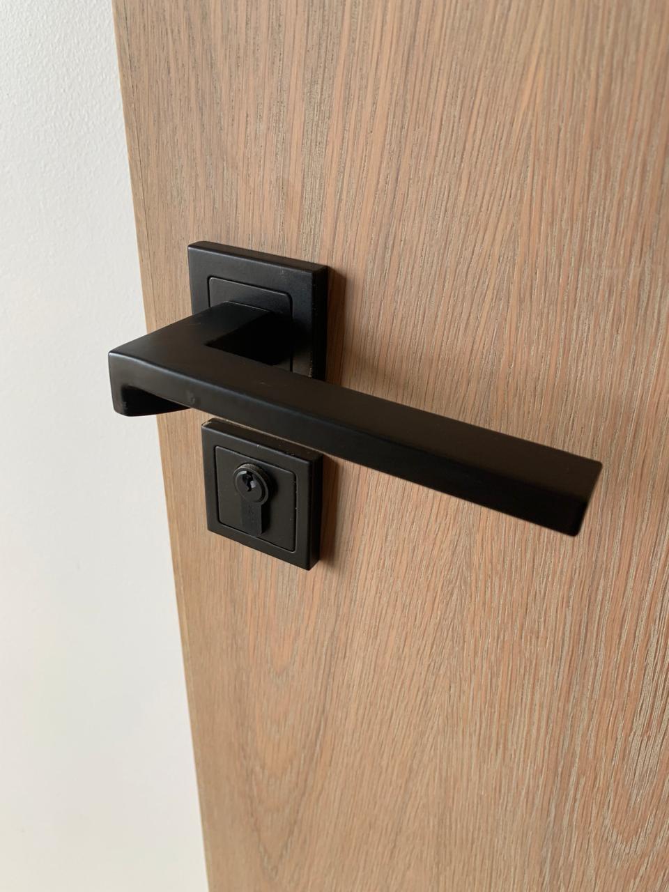 Handles R Us hero image 4